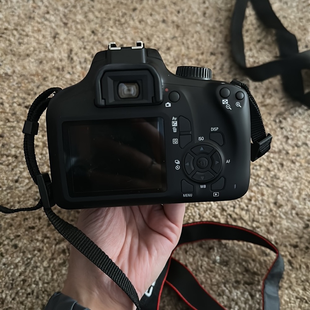 Canon camera - Picture 2 of 3